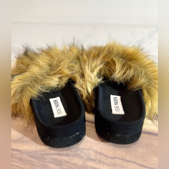 STEVE MADDEN women’s size 7 AMARI faux fur slide sandals color tan & black - Picture 3 of 10
